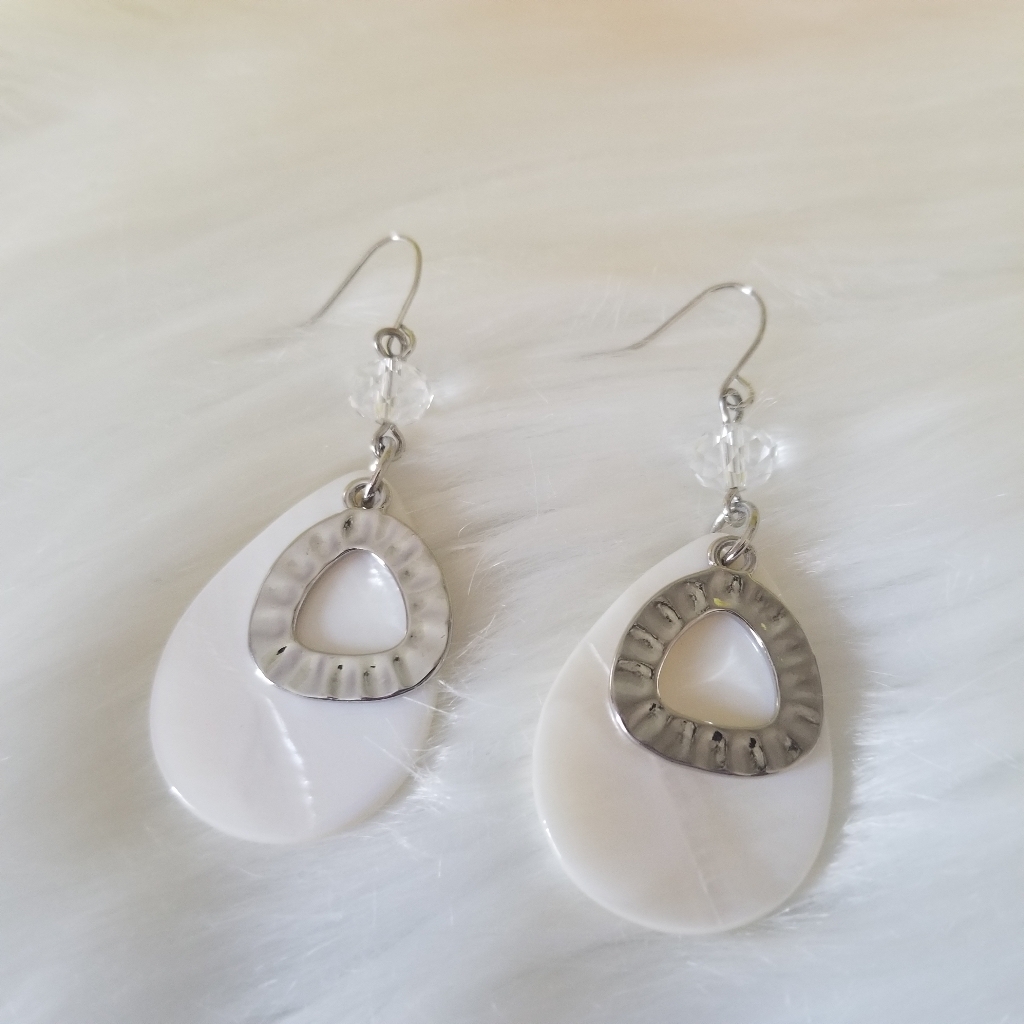 Cato Earrings 7$